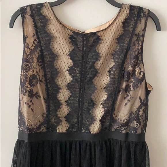 Women’s Dress - Picture 2 of 4